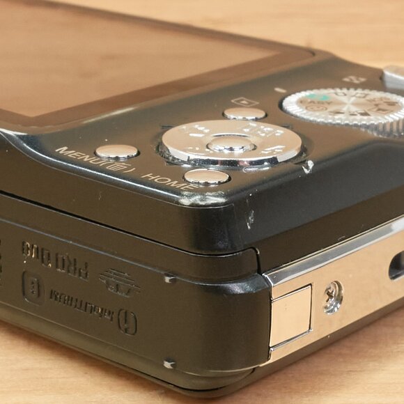 Sony Cyber-shot DSC-W210 / 12.1MP Digital Camera / Compact & Ready to Use - Picture 11 of 14